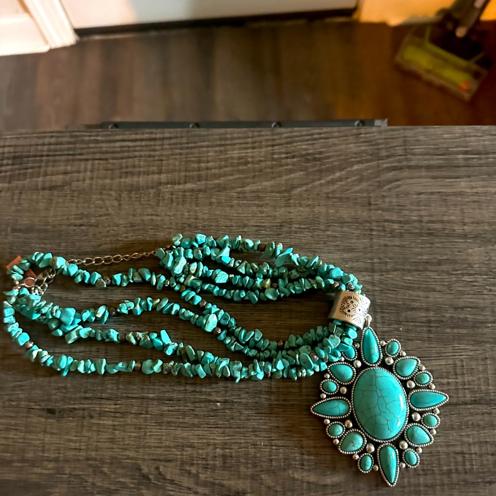 Turquoise woman’s necklace